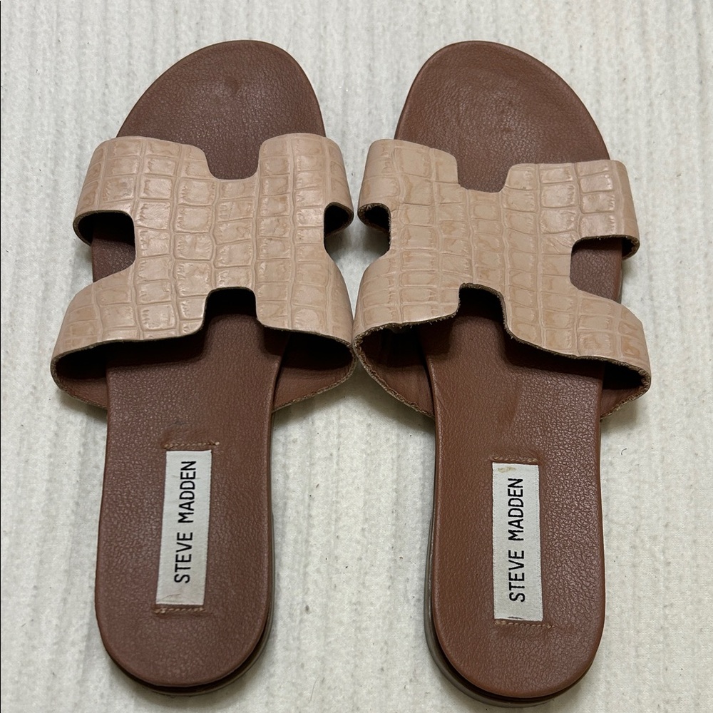 Steve Madden Beige Croc-Embossed Harriet Style Slide Sandals
